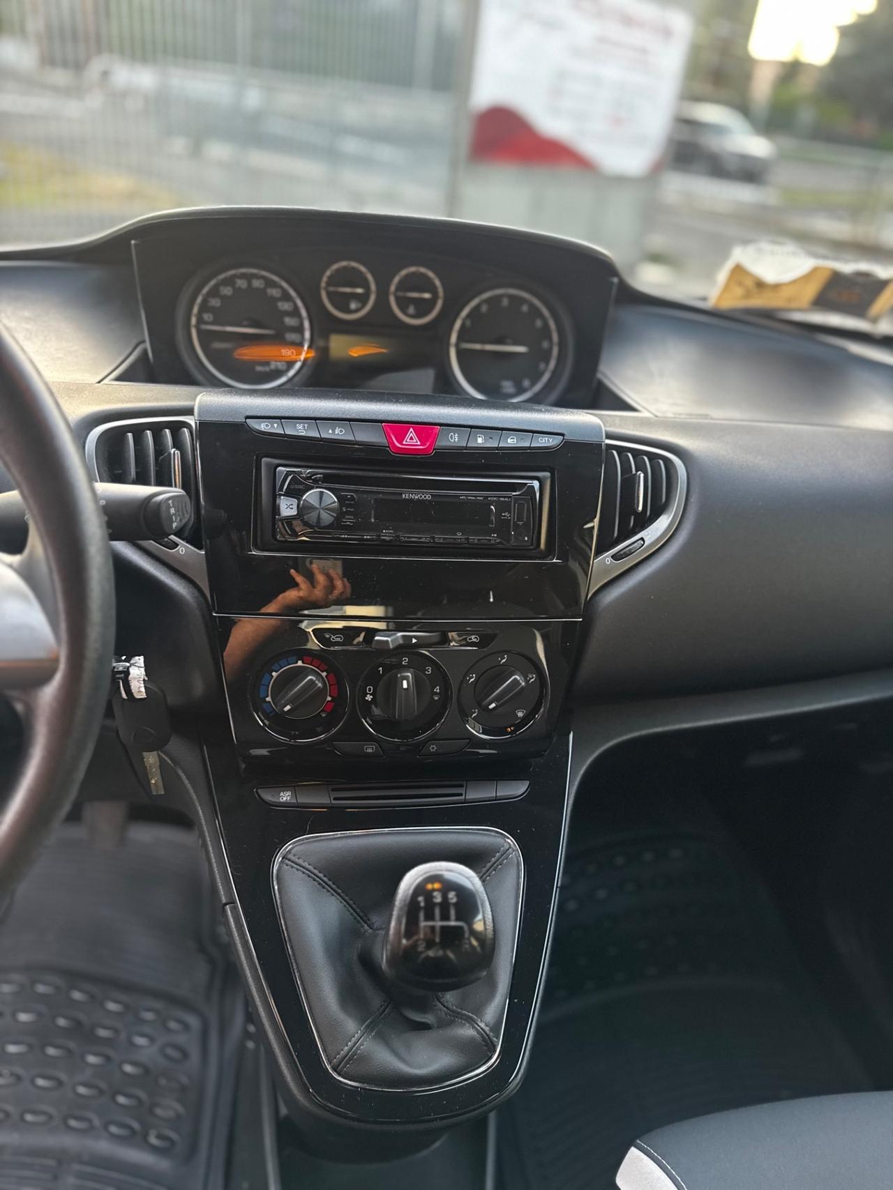 Lancia Ypsilon 1.2 69 CV 5 porte GPL Ecochic Gold