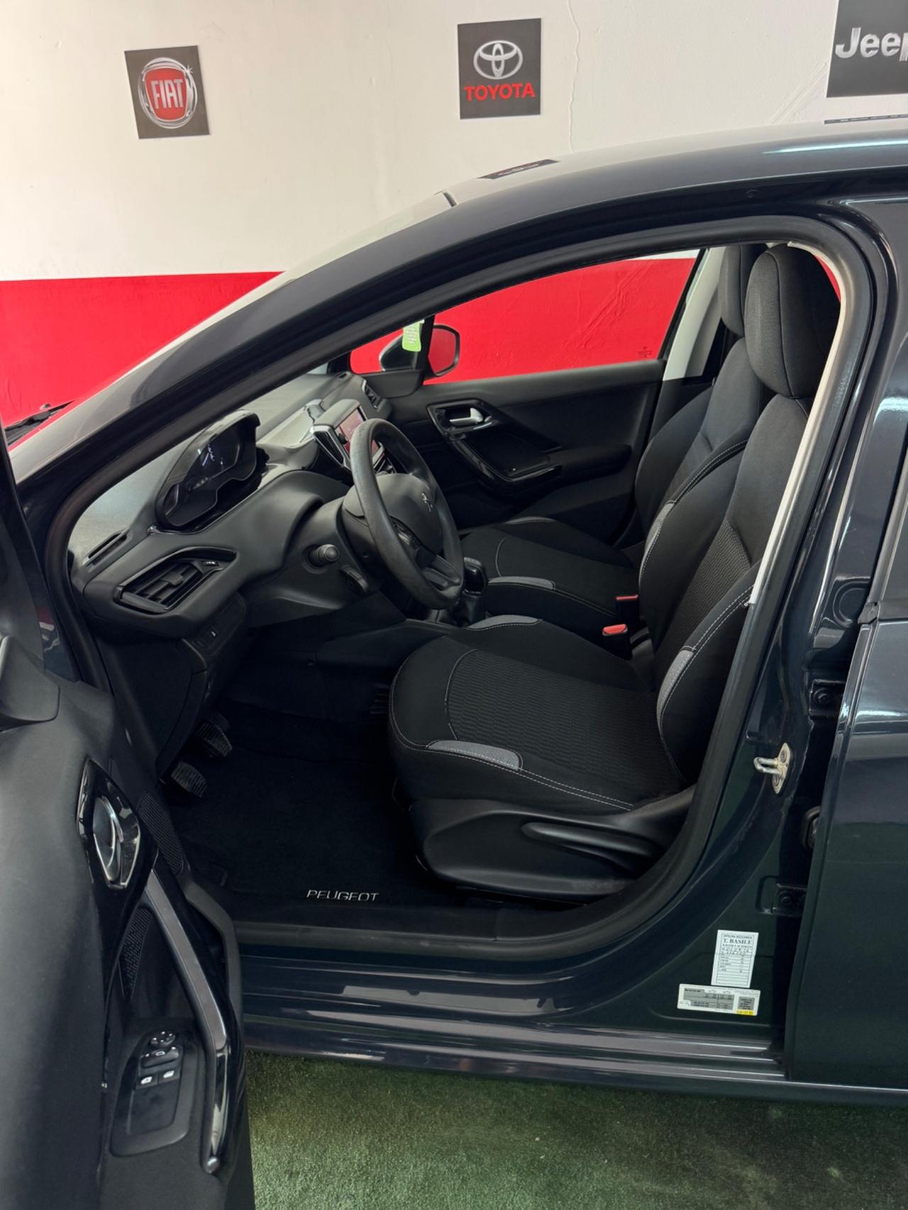 Peugeot 208 5 porte Access 110000 CHILOMETRI