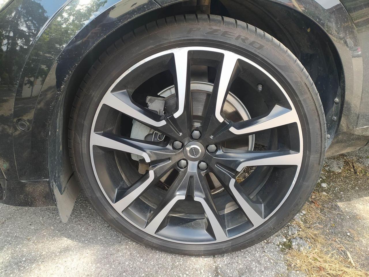 Volvo XC 60 2.0 T6 Recharge PHEV Ultimate Dark