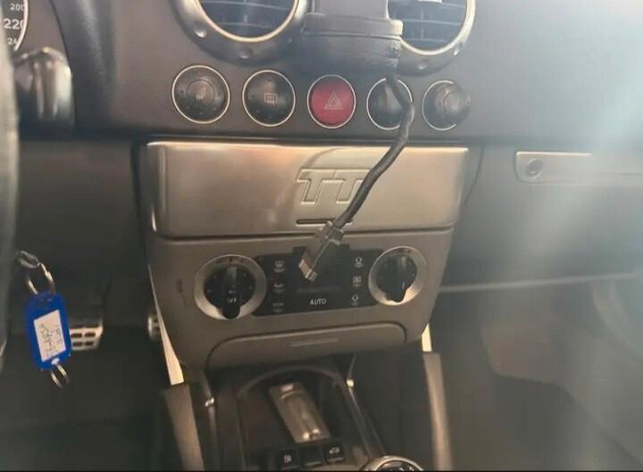 Audi TT ROADSTER 179CV IN GARANZIA