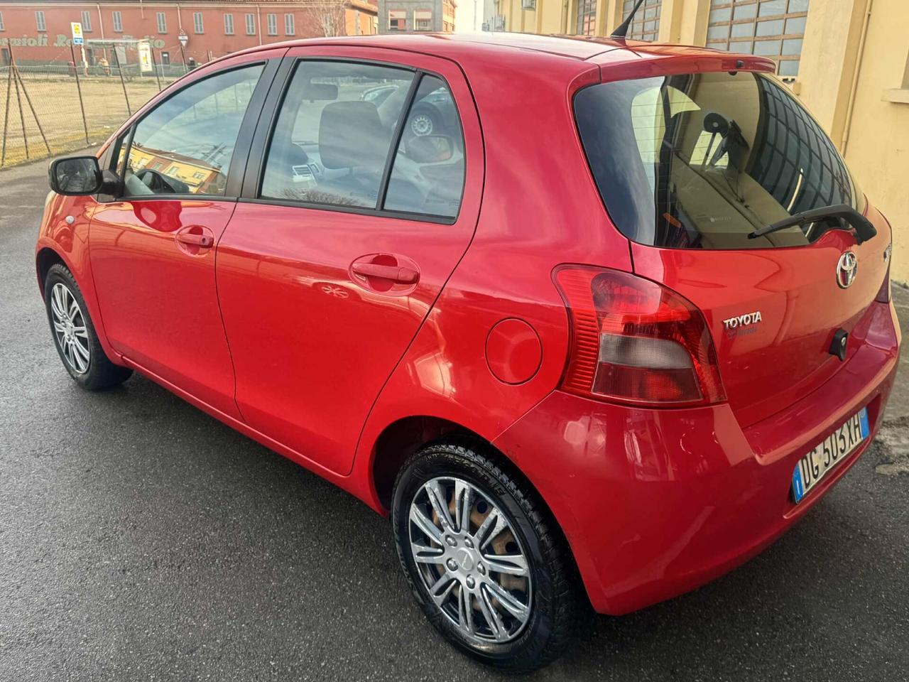 Toyota Yaris Anno 2007 1.0 Benzina 5 porte