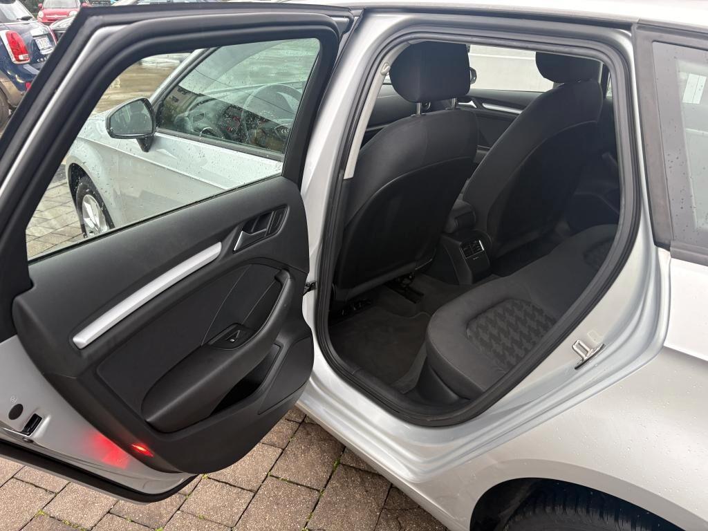 Audi A3 Sportback 1.6 TDI 105cv Ambiente