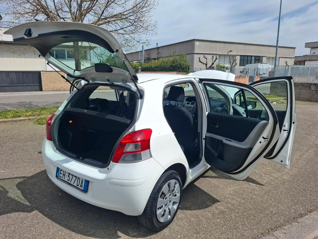 Toyota Yaris 1.0 5 porte 2011 SOLO 124.000 KM