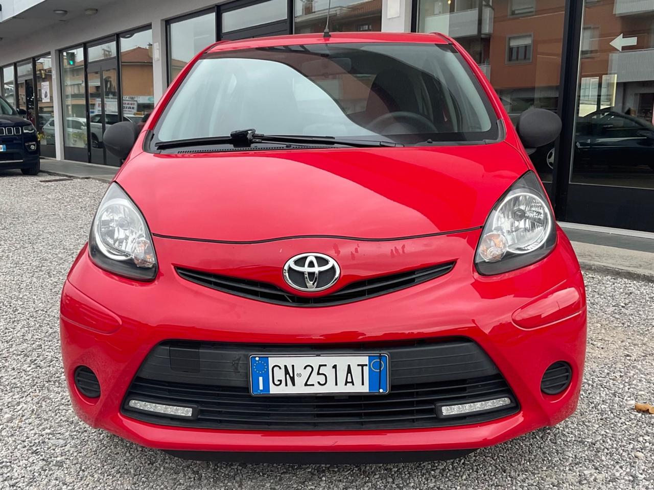Toyota Aygo 1.0 12V VVT-i 5 porte Active Connect