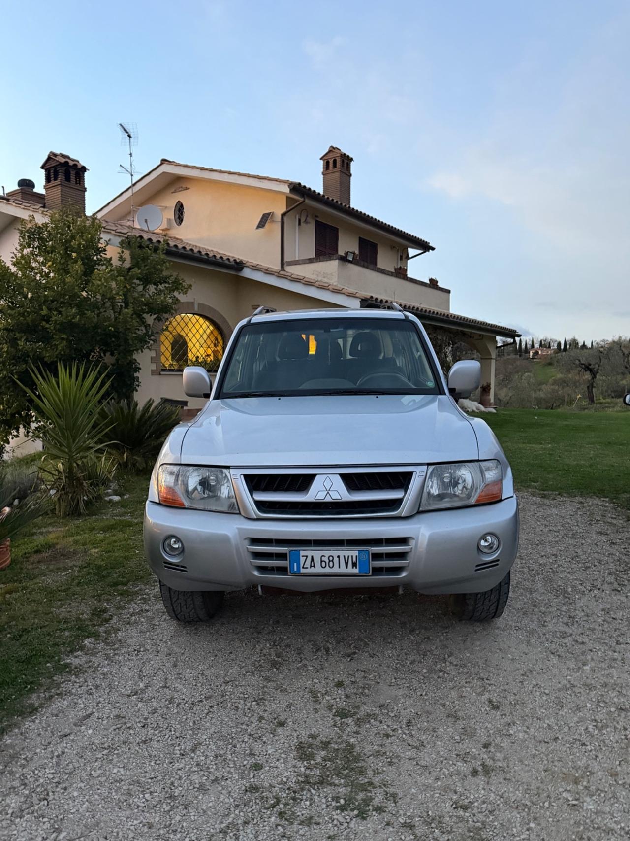 Mitsubishi Pajero 2.5 TDI 3p. Instyle