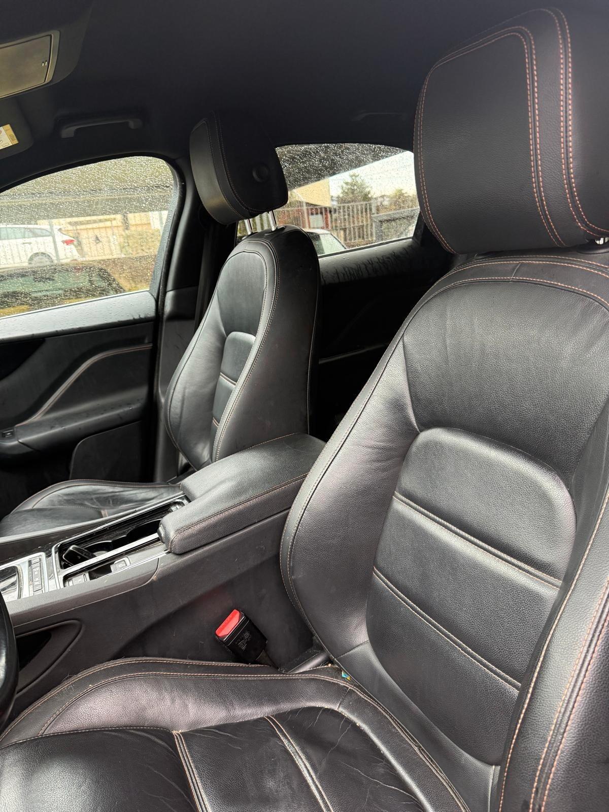 Jaguar F-Pace 2.0 D 180 CV AWD aut. Prestige