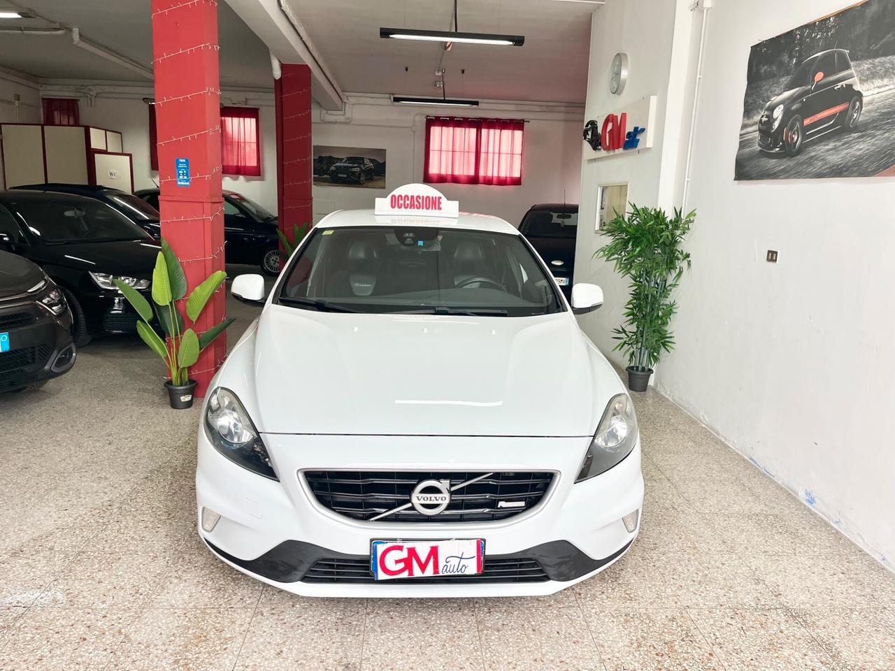 Volvo V40 D2 1.6 R-design Kinetic
