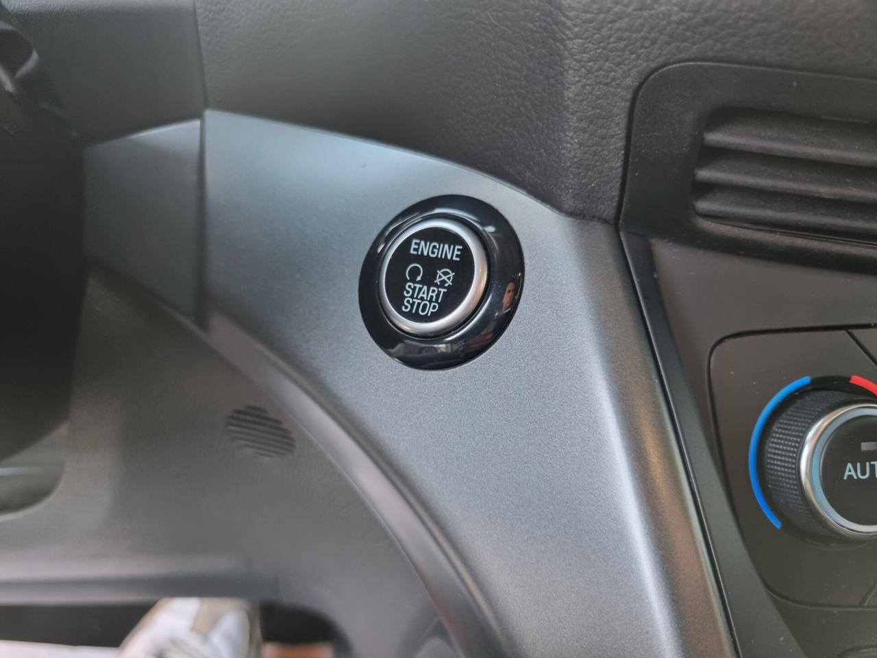 Ford Kuga 1.5 TDCI 120 CV S&S 2WD Powershift Business