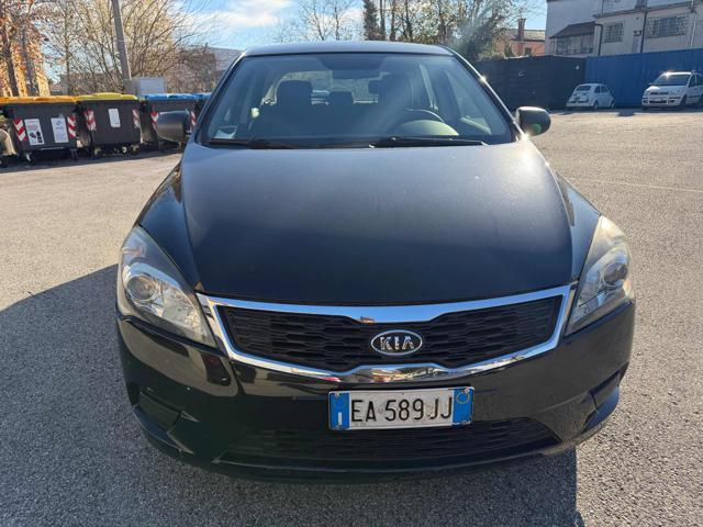 KIA cee'd 117,150km 1.4 90CV 5p. EX nessun lavoro da fare