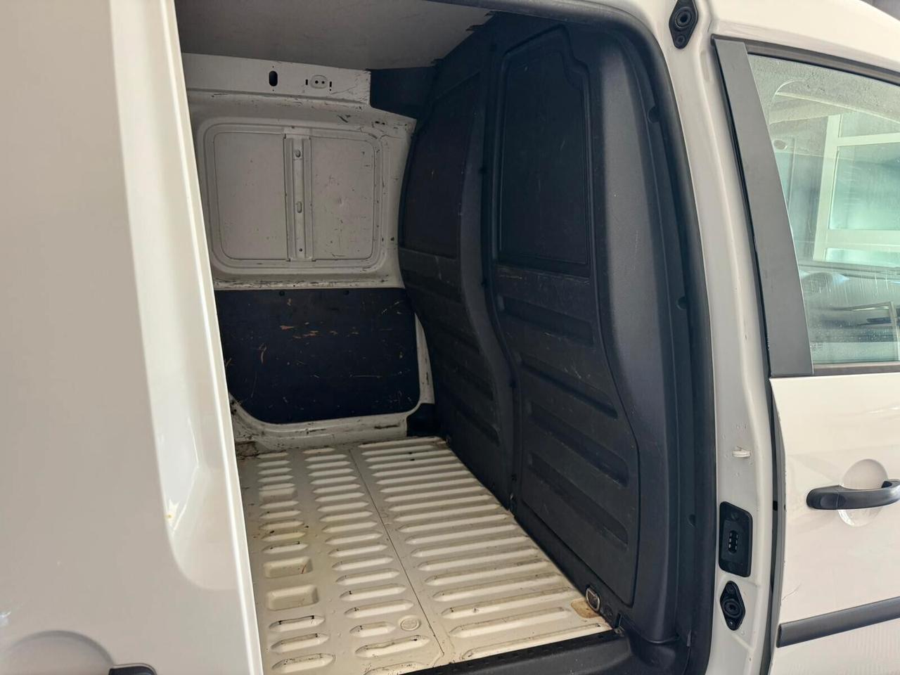 Volkswagen Caddy GANCIO TRAINO E CARRELLO