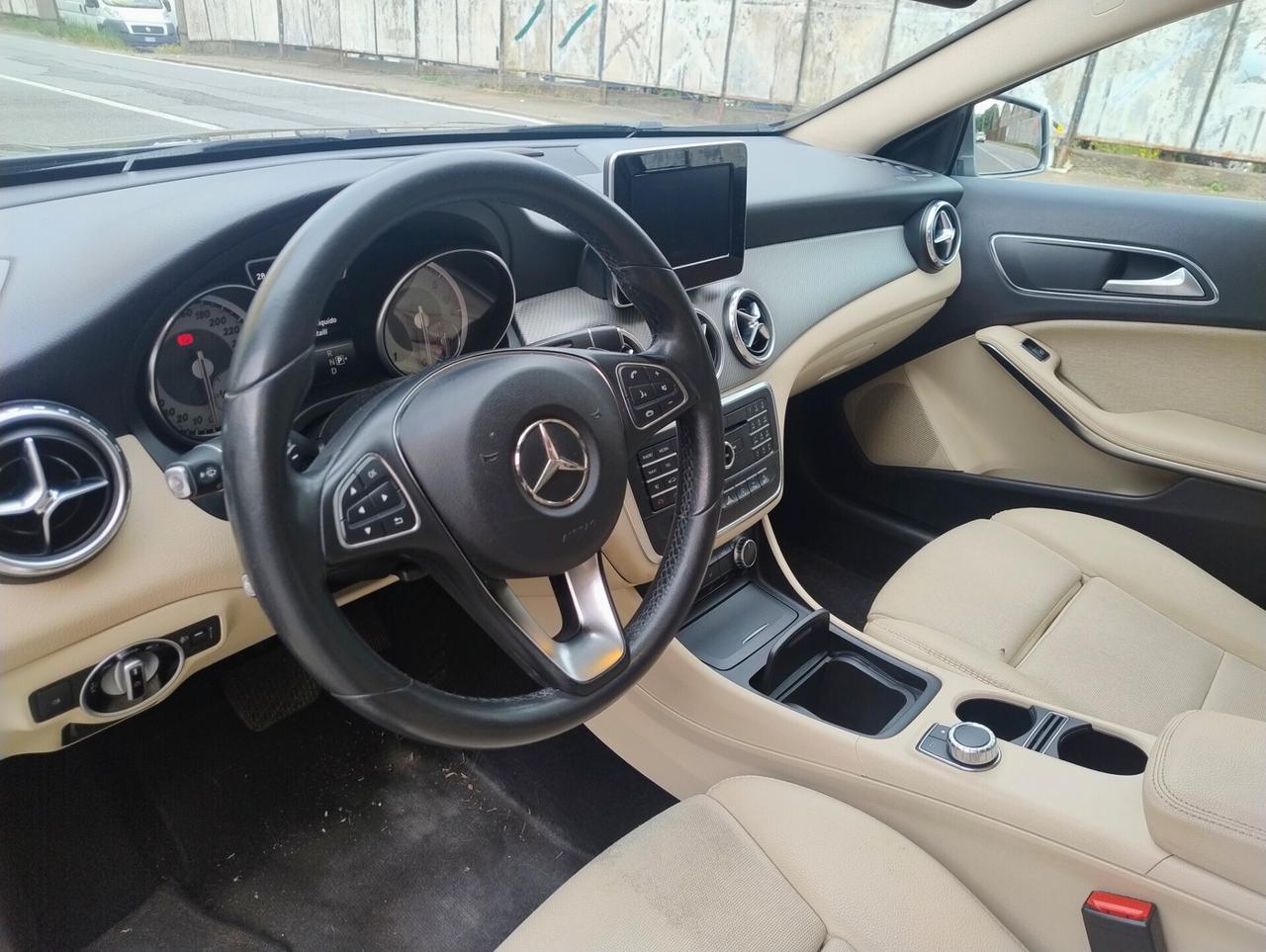 Mercedes Benz Gla 200 CDI 4matic Pelle