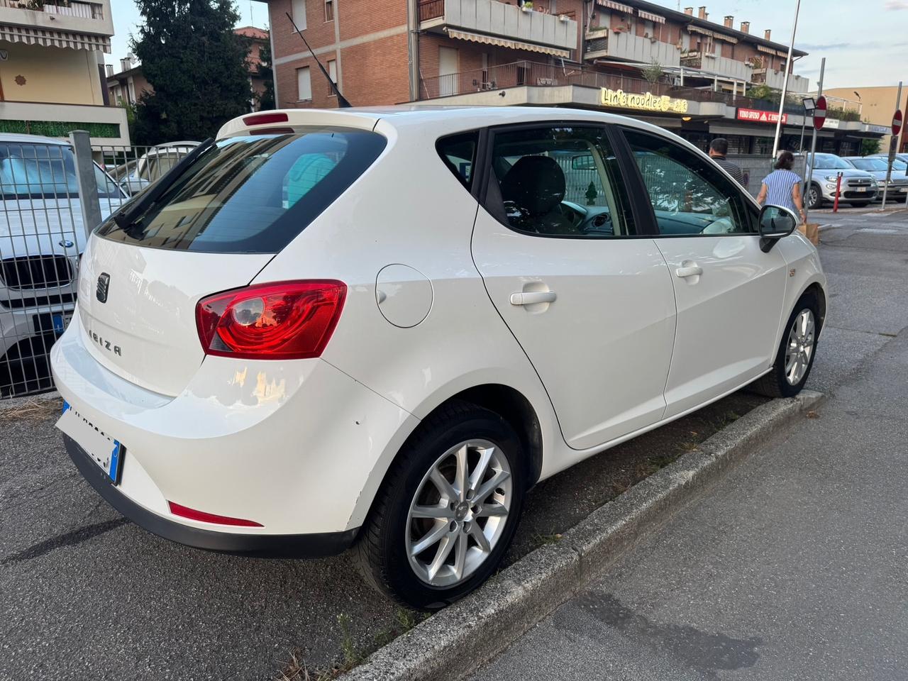 Seat Ibiza 1.4 5 porte neopaten garanzia 12 mesi