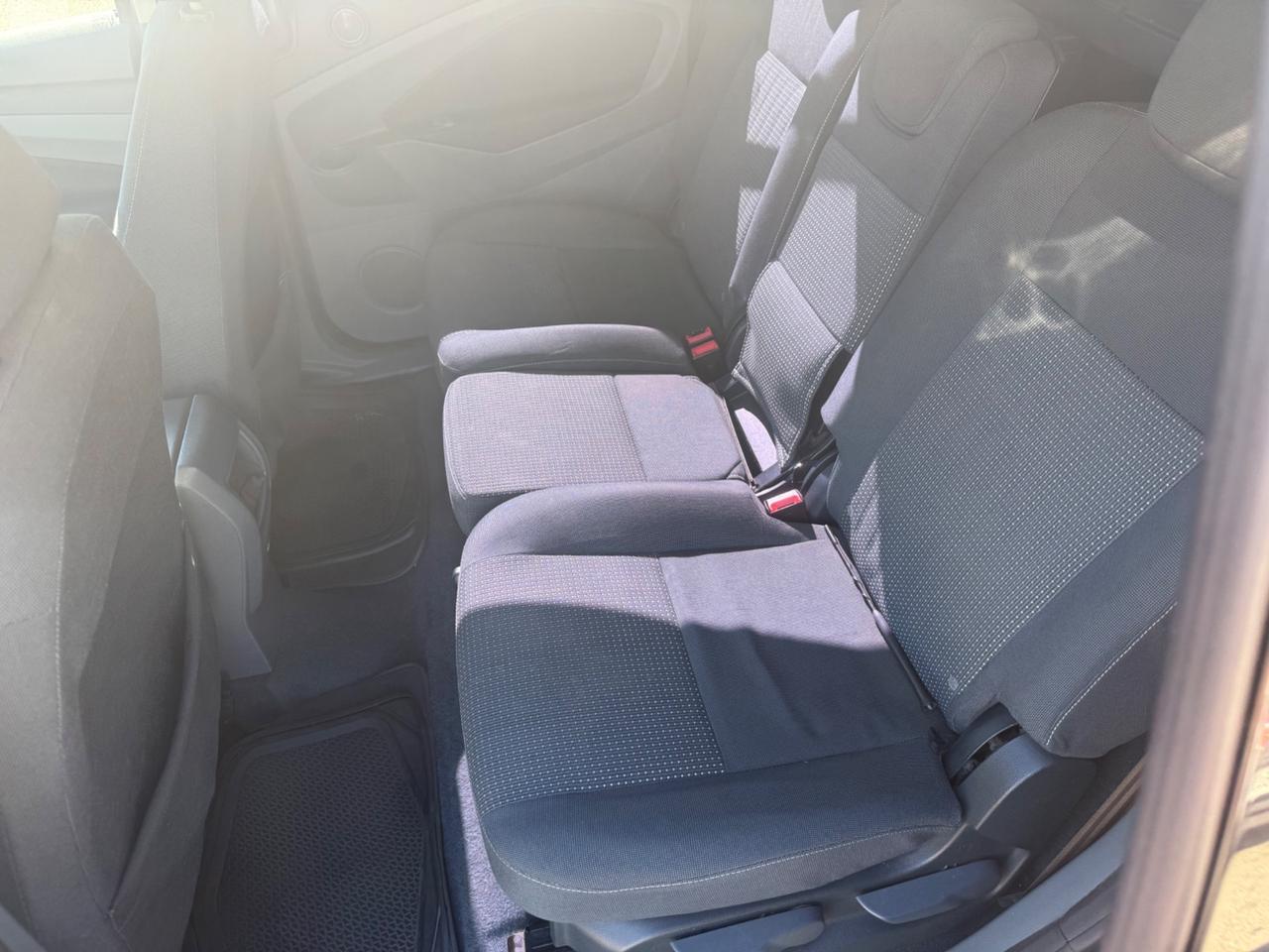 Ford C-Max 1.6 TDCi 115CV Titanium 7 posti