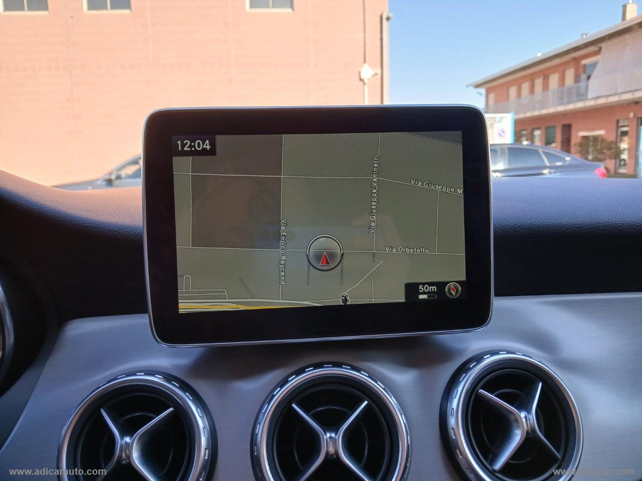 MERCEDES-BENZ GLA 200 d Automatic 4Matic Sport