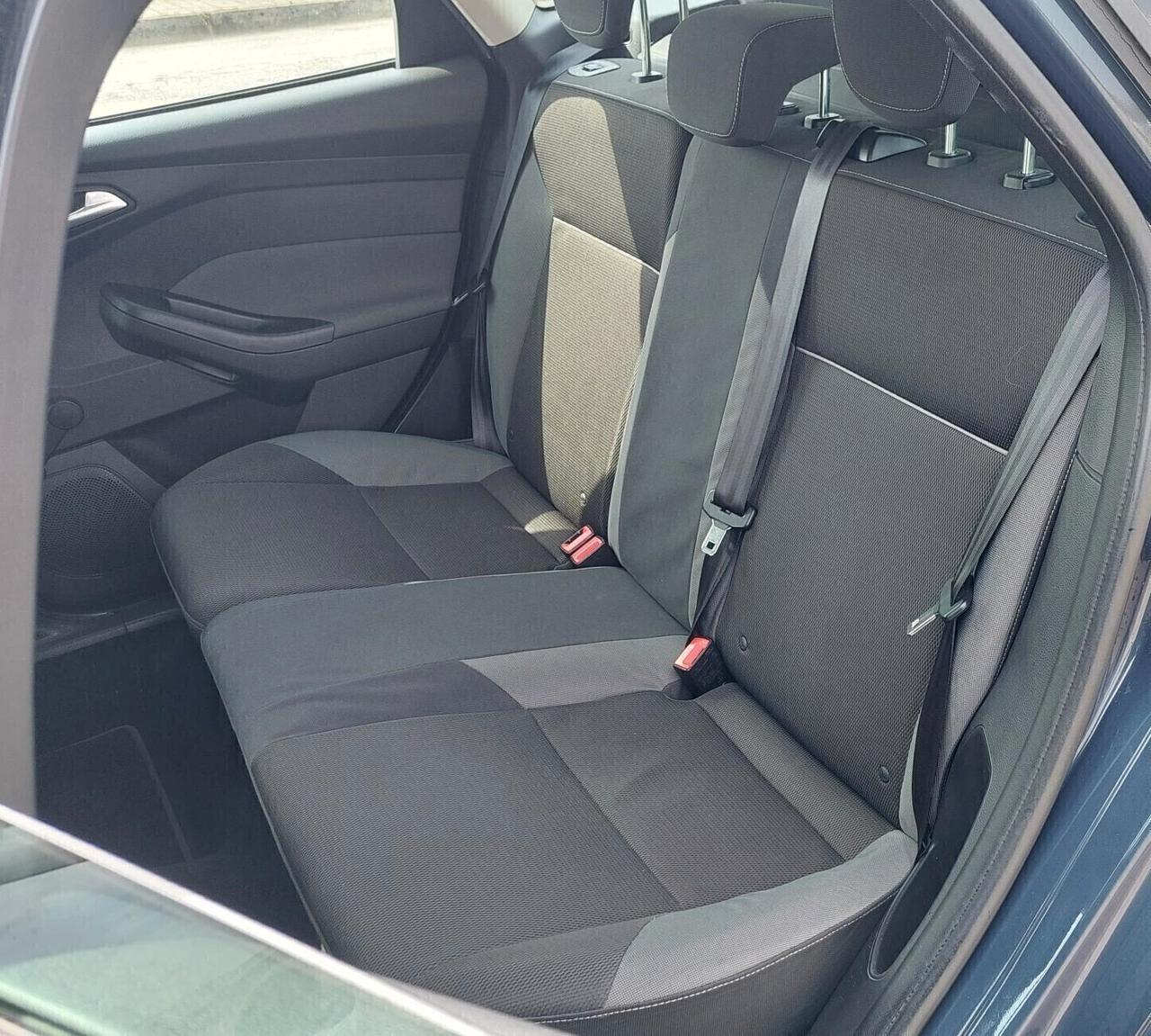 FORD FOCUS 1.6 - POCHI CHILOMETRI-CONSUMI RIDOTTI