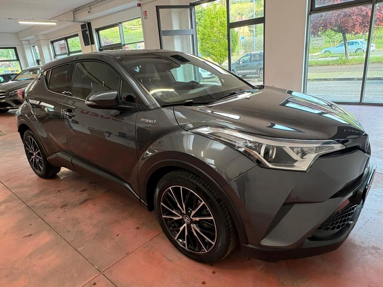 TOYOTA C-HR HYBRID benz. Elettrica 1.8 CV 98 Km 67 632 garanzia 12 mesi