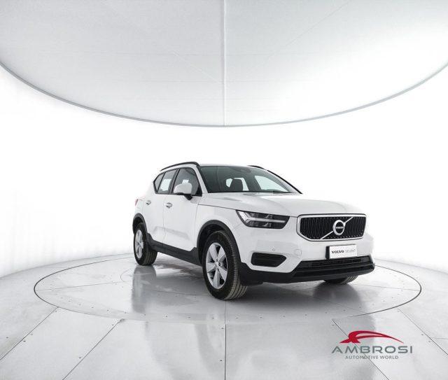 VOLVO XC40 T2 Momentum Core