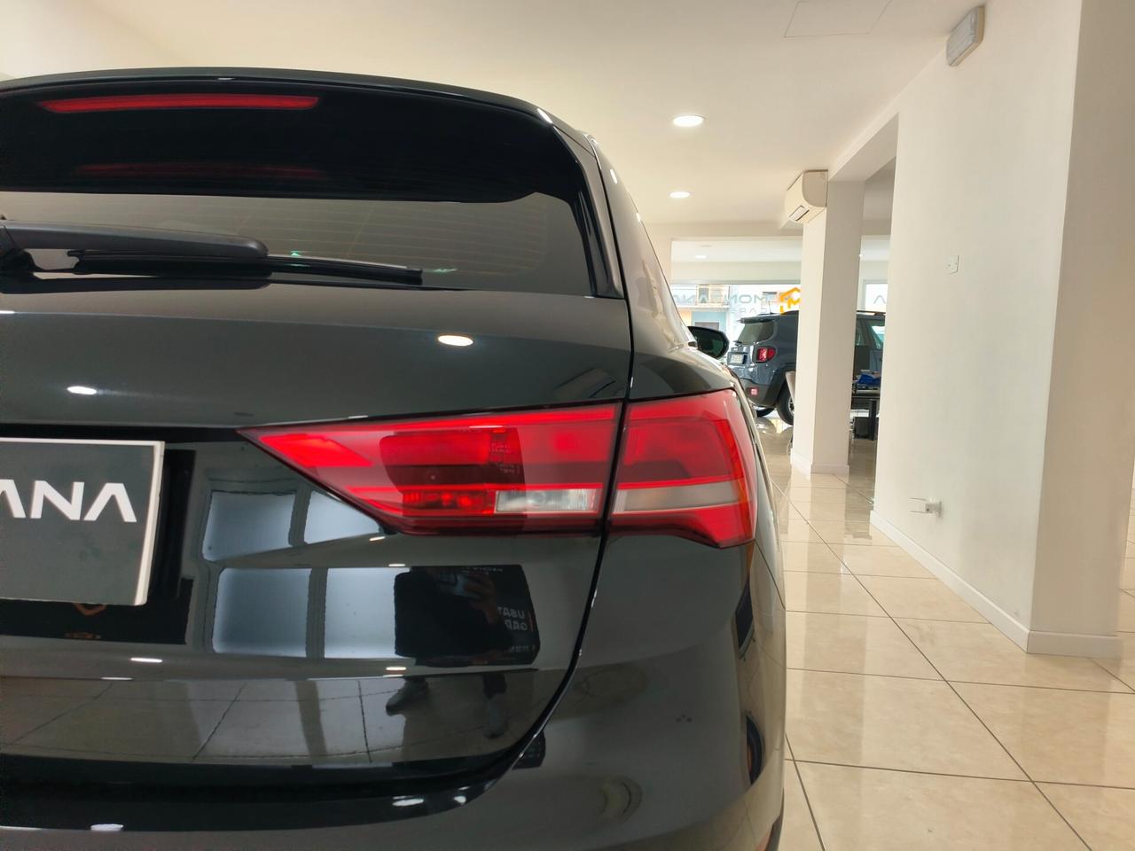 Audi Q3 35 TDI S tronic Business