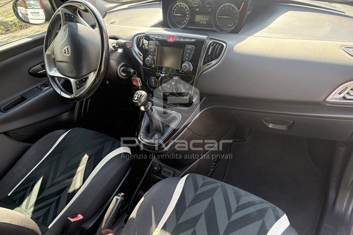 LANCIA Ypsilon 1.2 69 CV 5 porte GPL Ecochic Gold