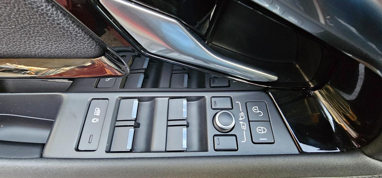 Land Rover Range Evoque 2.0D 180 CV Auto R-Dynamic HSE