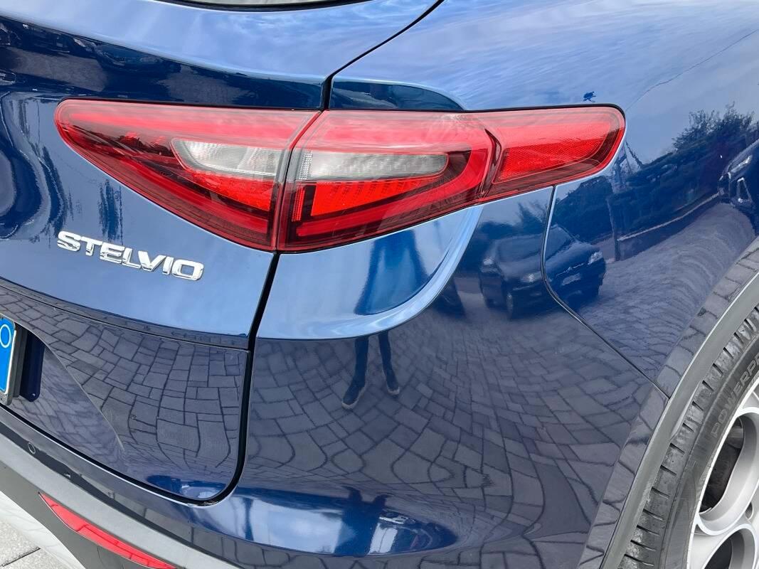 Alfa Romeo Stelvio 2.2 t Rosso Edizione rwd 160cv auto