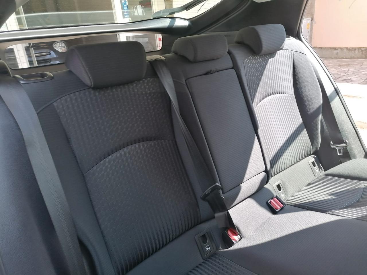 Toyota Prius 1.8 Style BIANCA