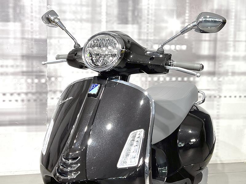 Piaggio Vespa GTS 300 HPE