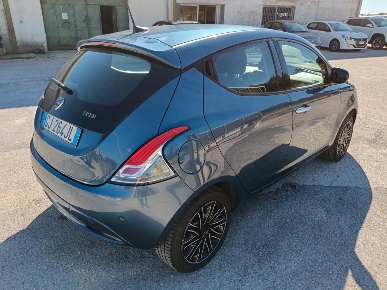 Lancia Ypsilon 1.0 FireFly 5 porte S&S Hybrid Gold