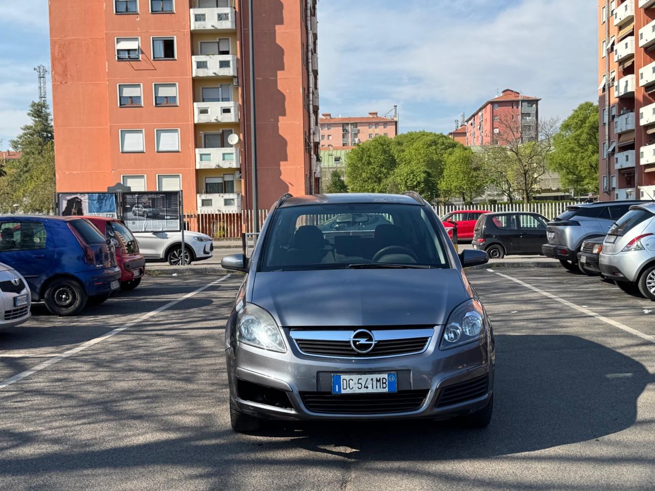 Opel Zafira 1.8 16V VVT Club