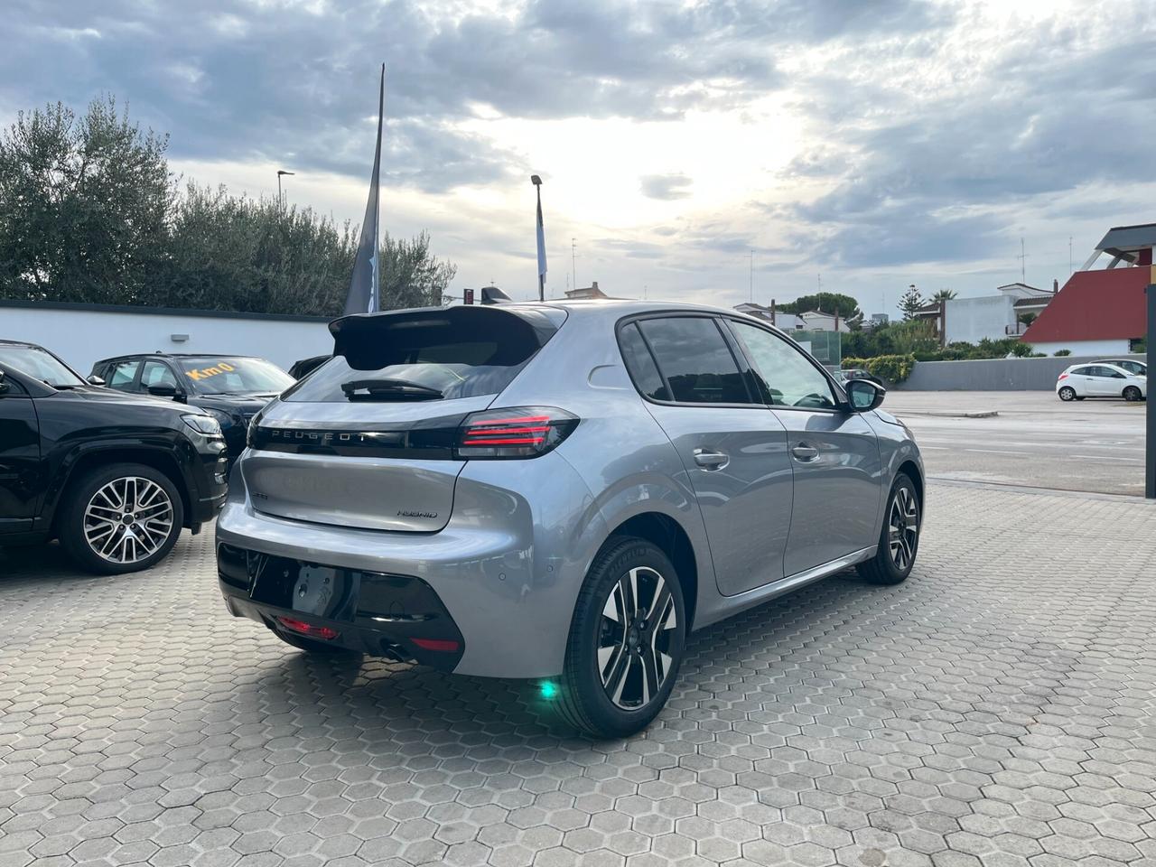 Peugeot 208 Hybrid 110 e-DCS6 Allure Automatic Km0