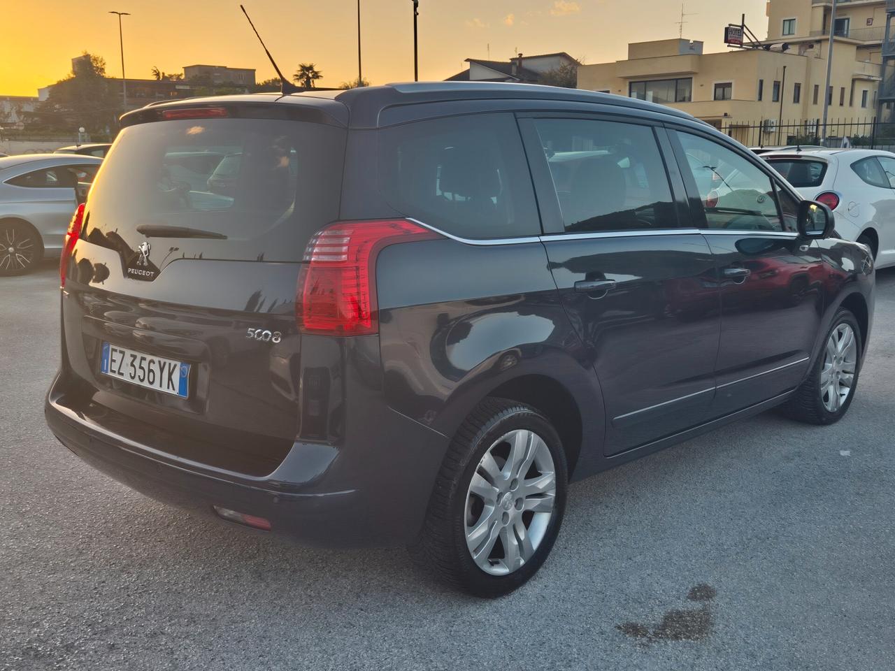 Peugeot 5008 1.6 HDi 120 EAT6 Allure 7 POSTI