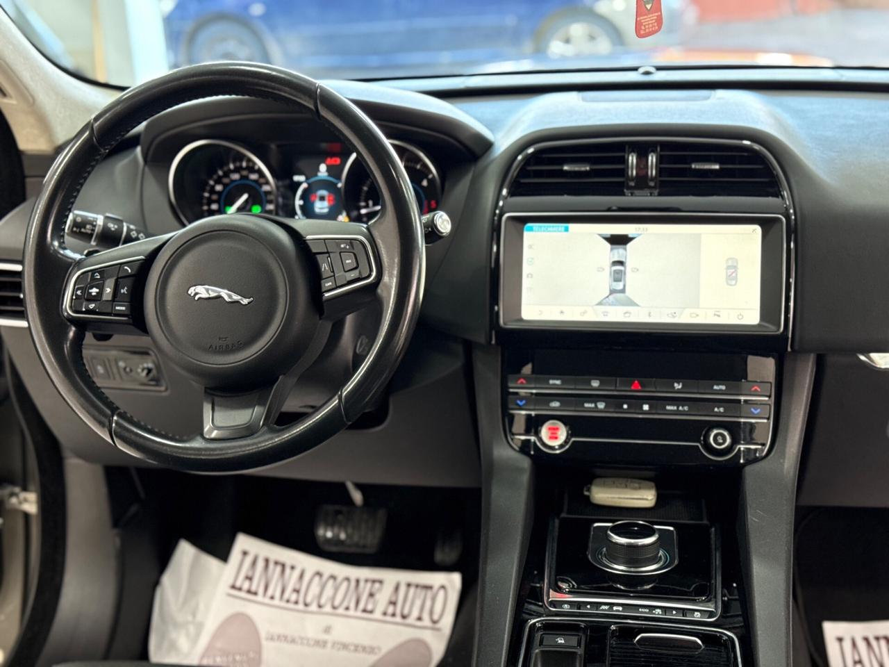 Jaguar F-Pace 2020 180 cv portfolio