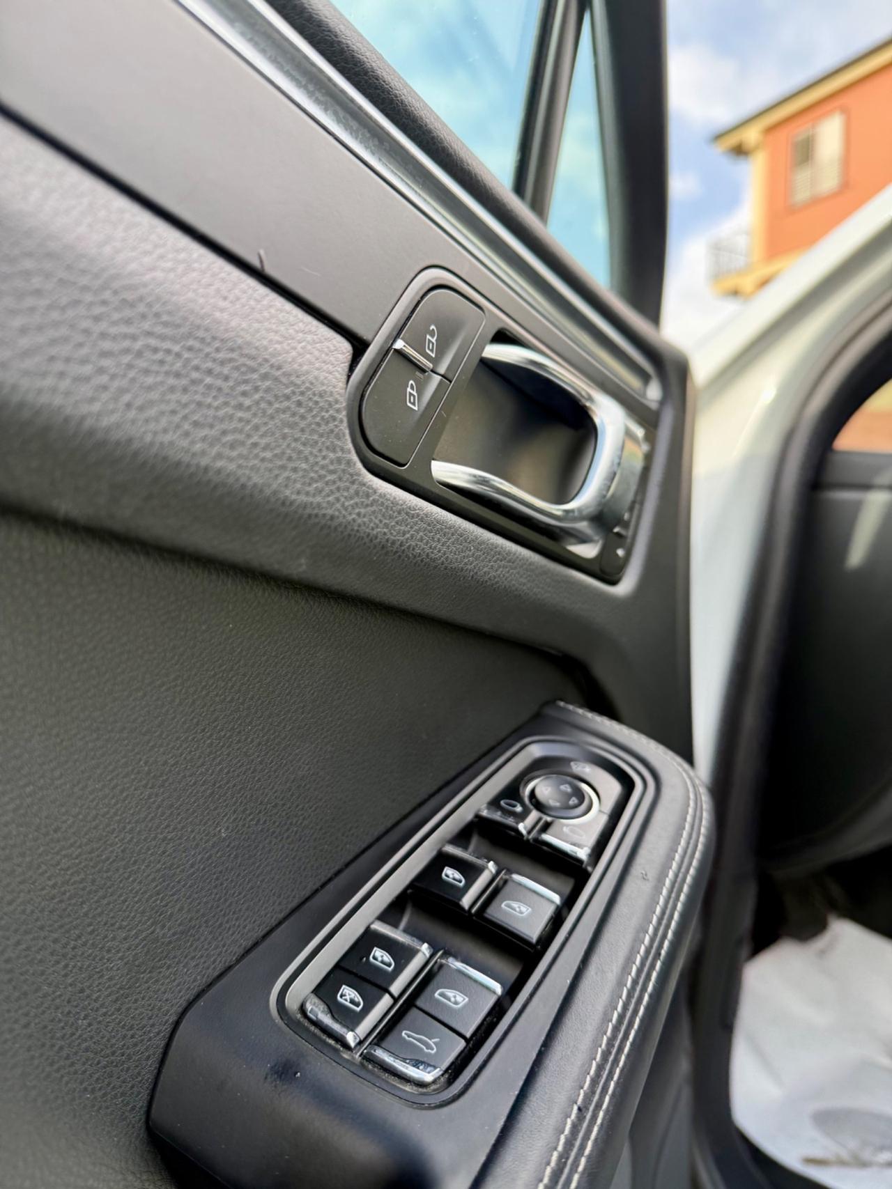 Porsche Macan 2.0 265 cv Led Pelle Tetto Panoramico Apr. Camera 360* 21 Felgen