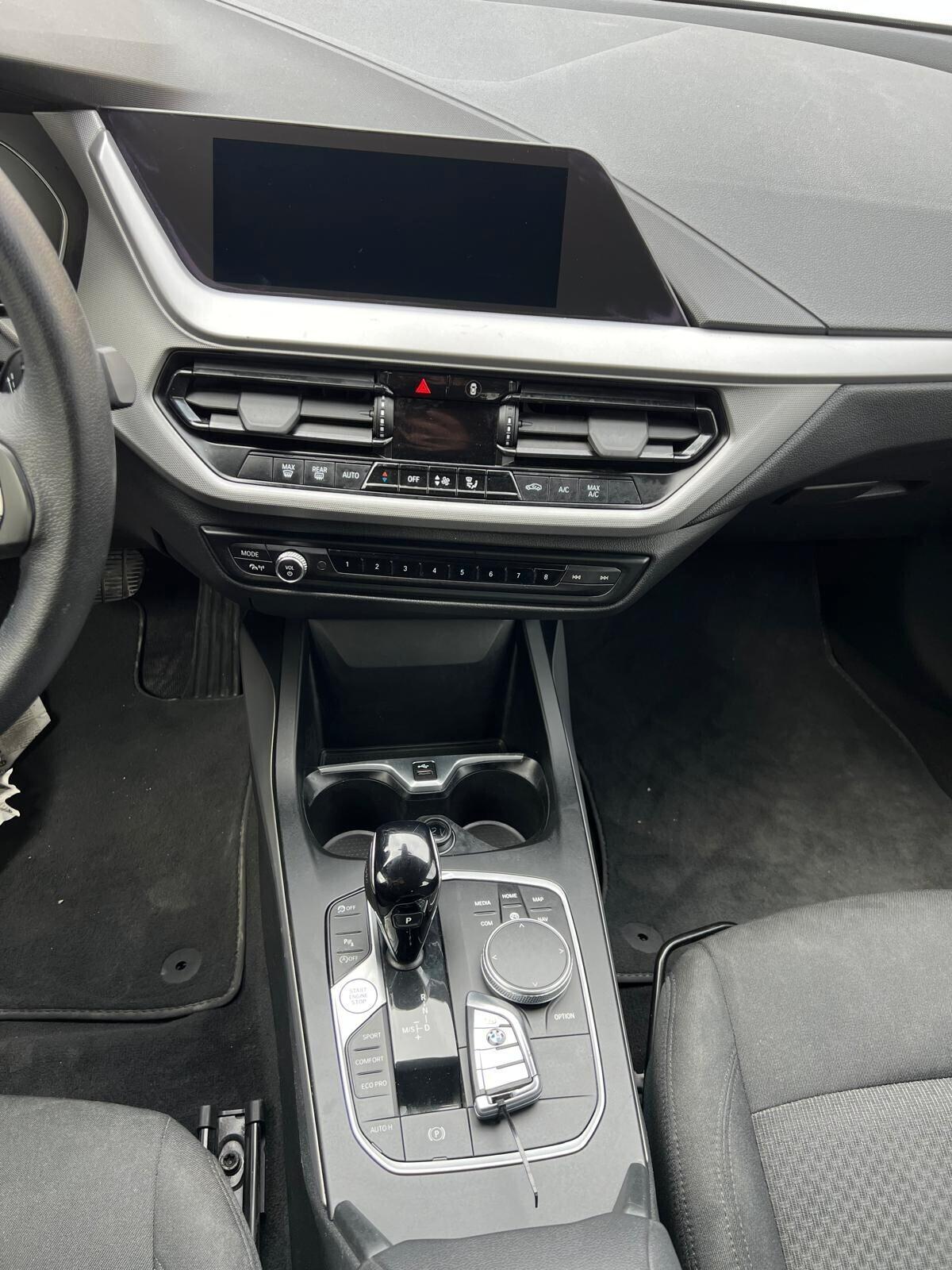 Bmw 116 116d 5p. Business Advantage