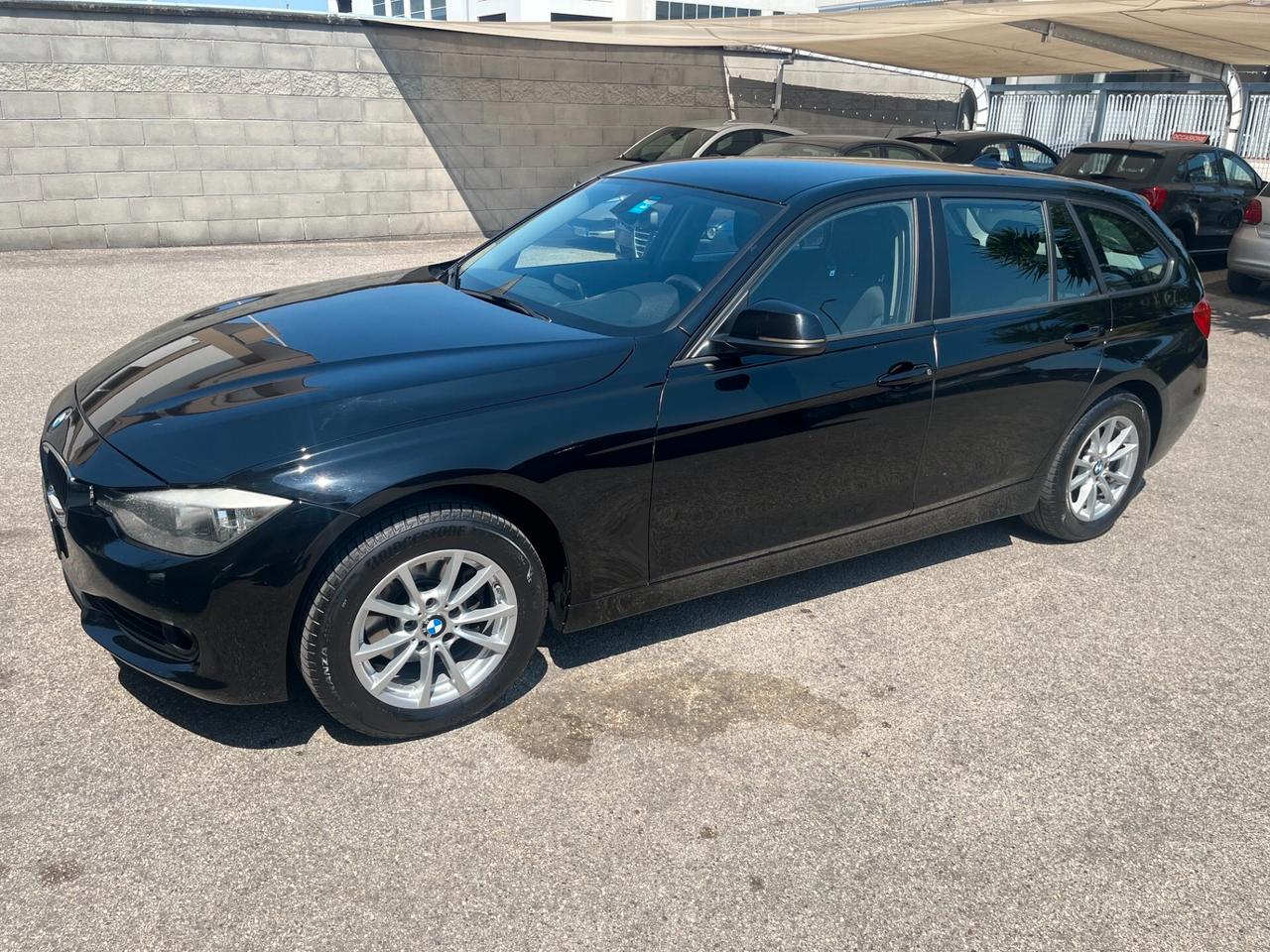 Bmw 318 d 143cv Touring Business AUTOM. NAVI/PDC/TEL PERFETTA!!