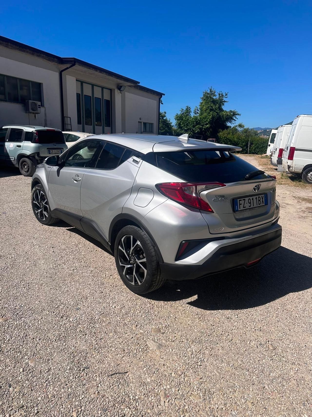 Toyota C-HR 1.8 Hybrid E-CVT Style+