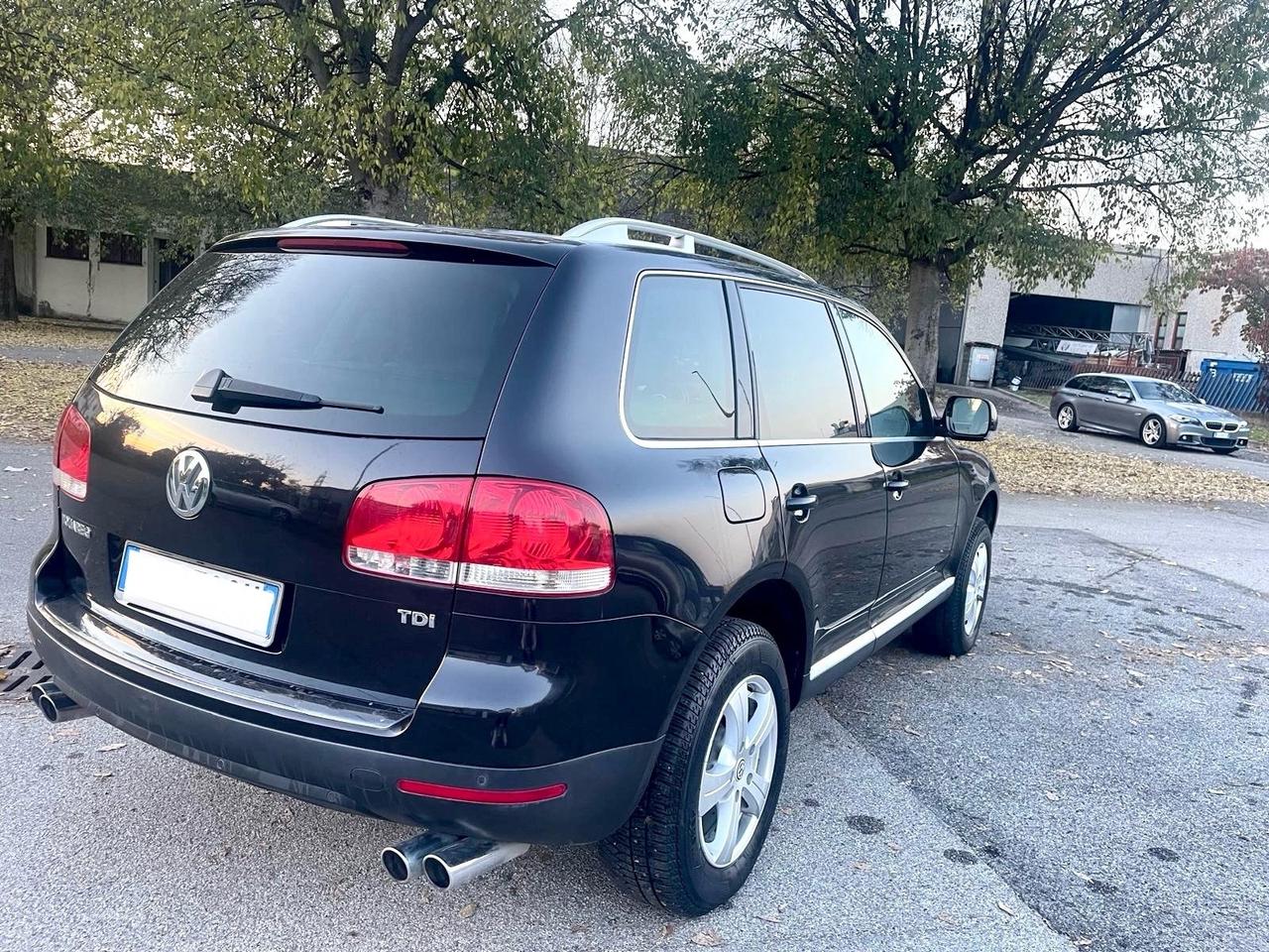 Volkswagen Touareg 3.0/240CV V6 TDI DPF tip. Exclusive