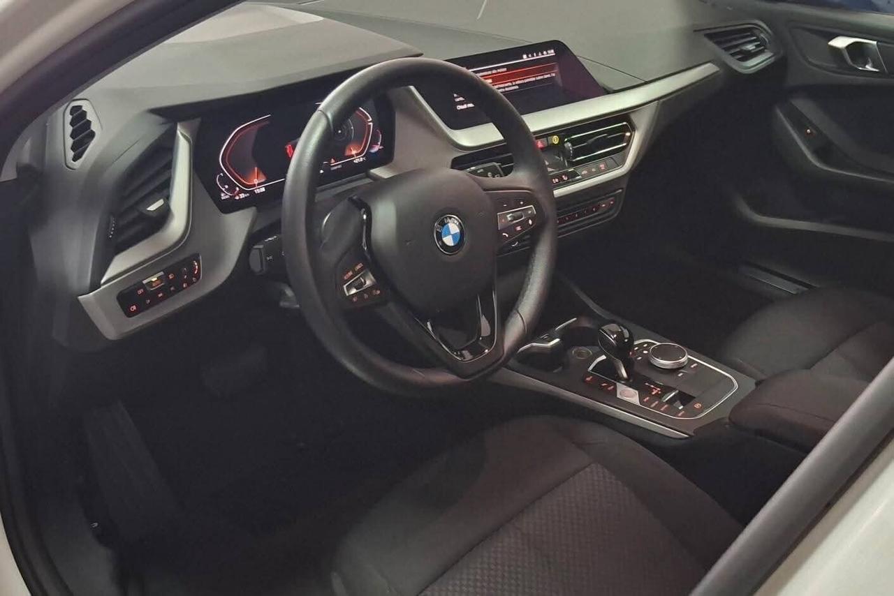 Bmw 116D 5p. Cambio automatico full optional
