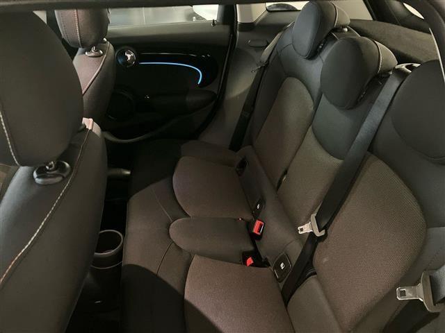 MINI Mini 5 Porte 1.5 Twin Power Turbo Cooper Essential