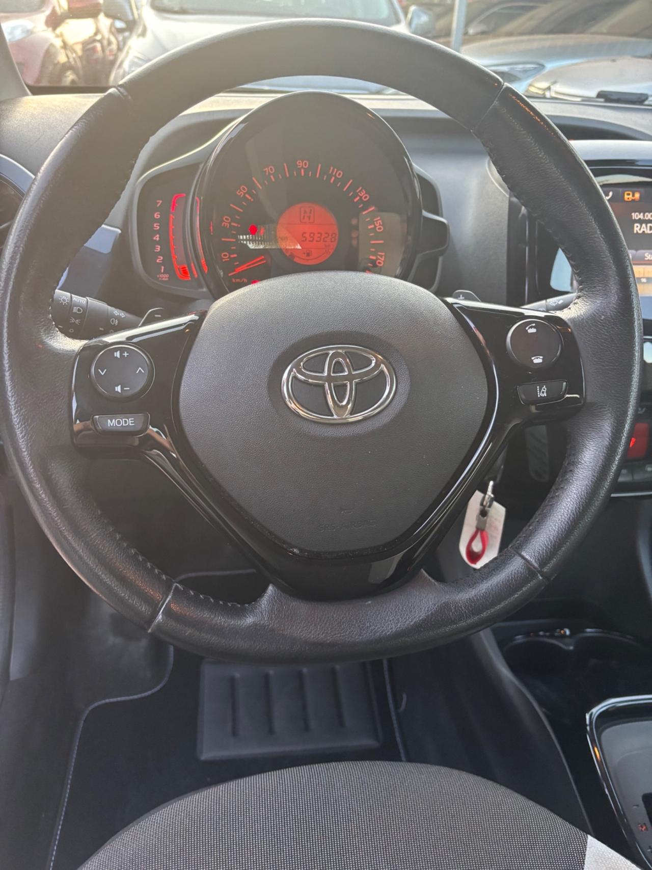 Toyota Aygo 1.0 VVT-i 69 CV 5 porte x-play automatica