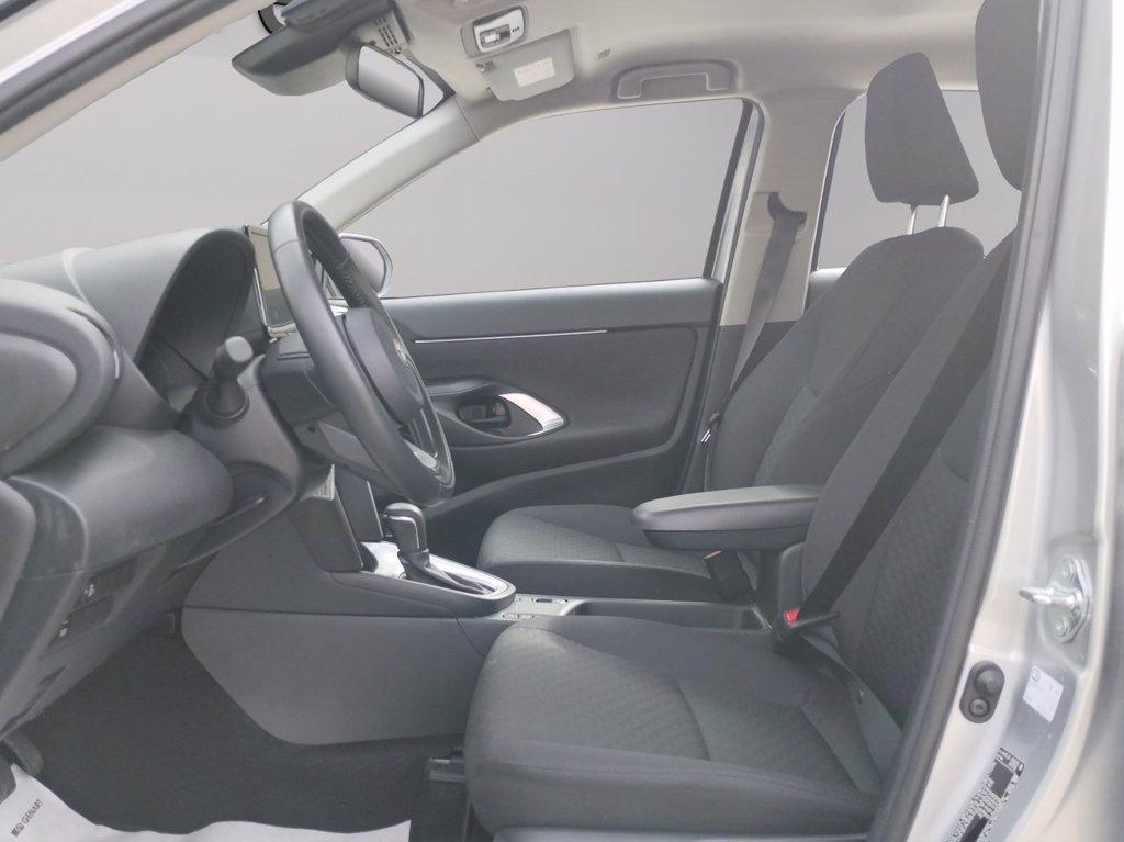 TOYOTA Yaris cross 1.5h active fwd 115cv e-cvt del 2025