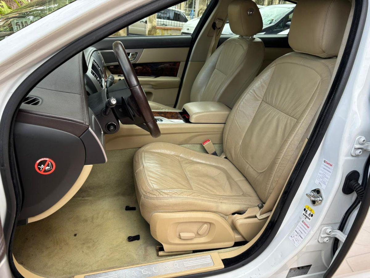 Jaguar XF 3.0 D 241cv V6 Luxury