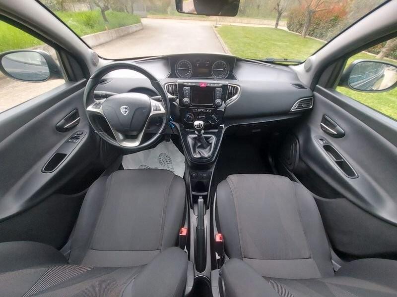 Lancia Ypsilon 1.2 69 CV 5 porte S&S Gold - PREZZO REALE