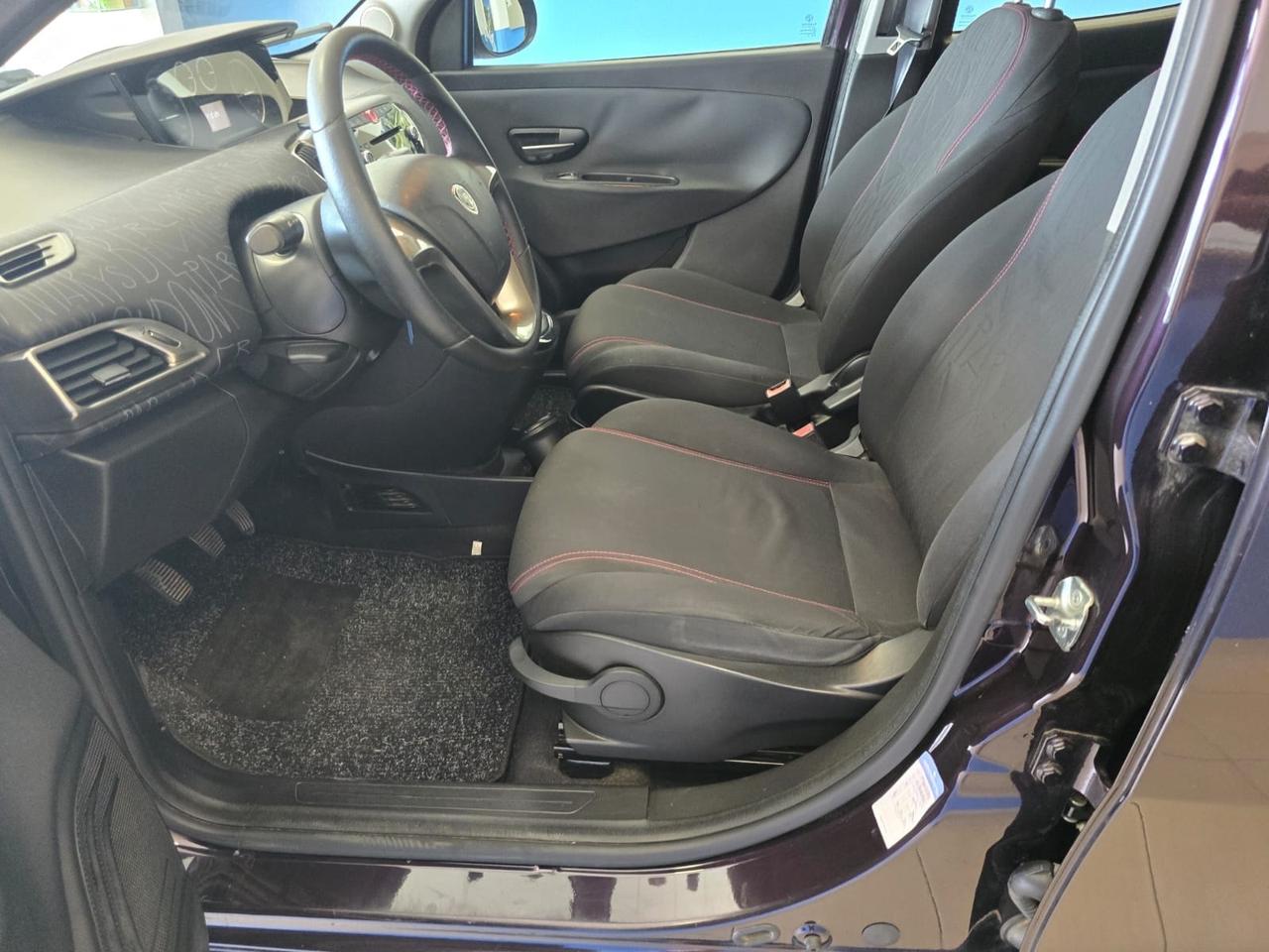 Lancia Ypsilon 0.9 TwinAir 85 CV 5 porte Metano Ecochic Gold