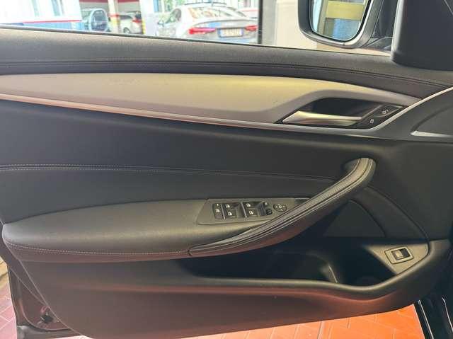 BMW 520 Touring 520d Touring mhev 48V xdrive Business auto