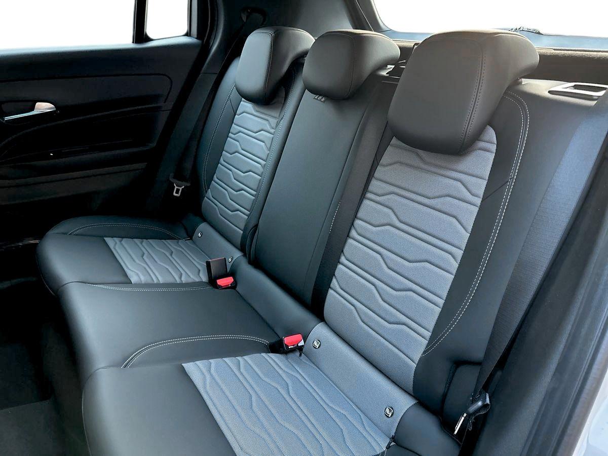 JEEP Avenger 4xe Hybrid 619 Avenger Upland 1.2 145cv 4xe Mhev