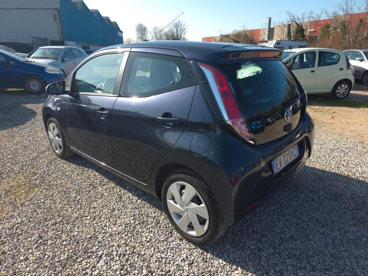 Toyota Aygo 1.0 VVT-i 69 CV 5 porte x-play MMT