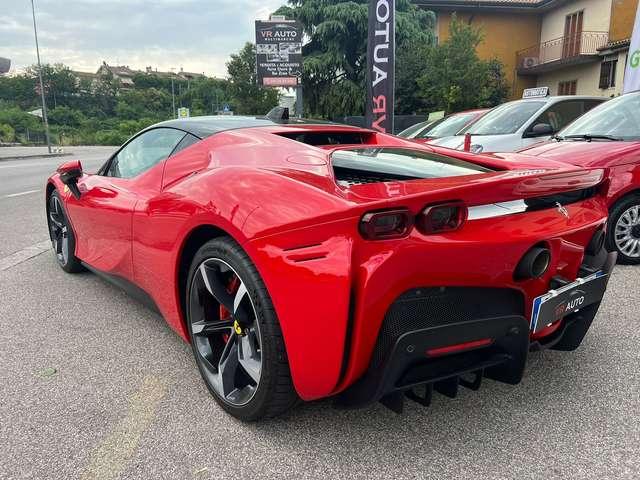 Ferrari SF90 Stradale iva esposta