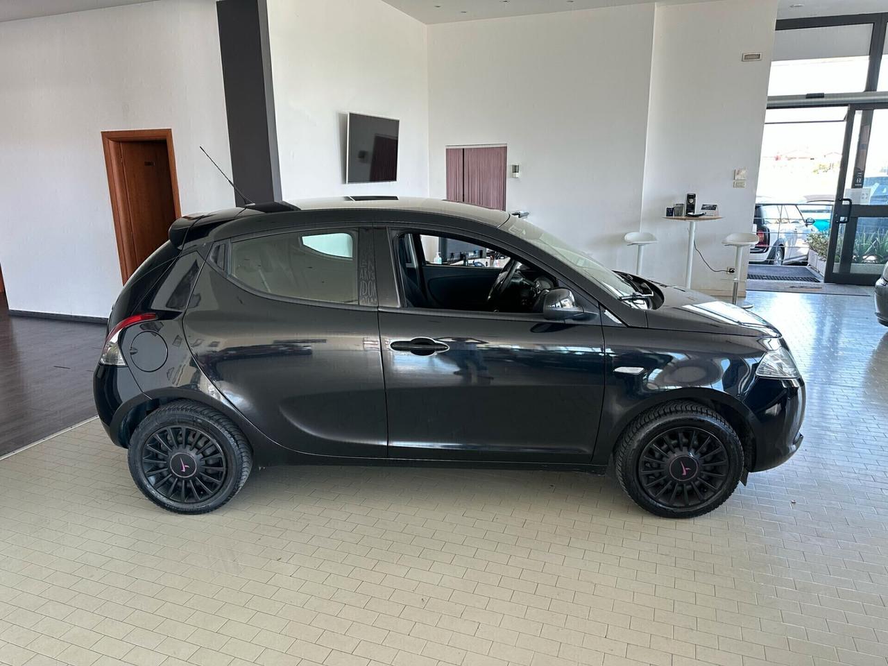 Lancia Ypsilon 1.2 69 CV 5 porte GPL Ecochic Gold