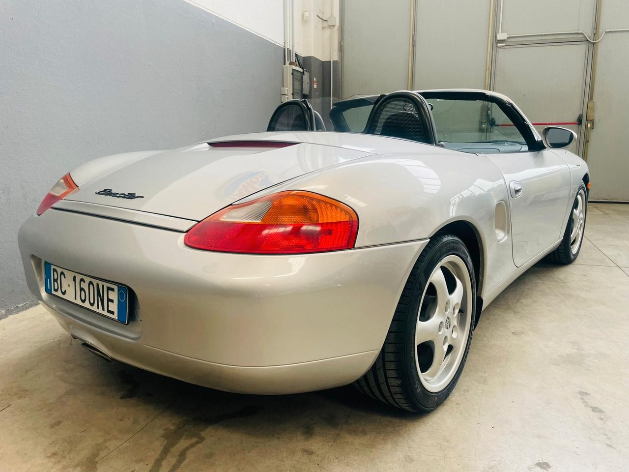 Porsche Boxster 2.5i 24V cat